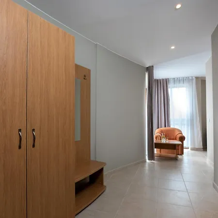 Hotel Avenue 2*